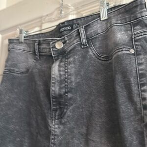 Make An Offer Boohoo black distressed size 14 jeans 👖